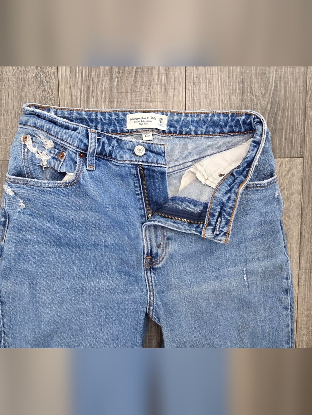 Abercrombie & Fitch Curve Love ’90s Relaxed Jeans Women’s 28/6 High Rise Raw Hem - Picture 4 of 6